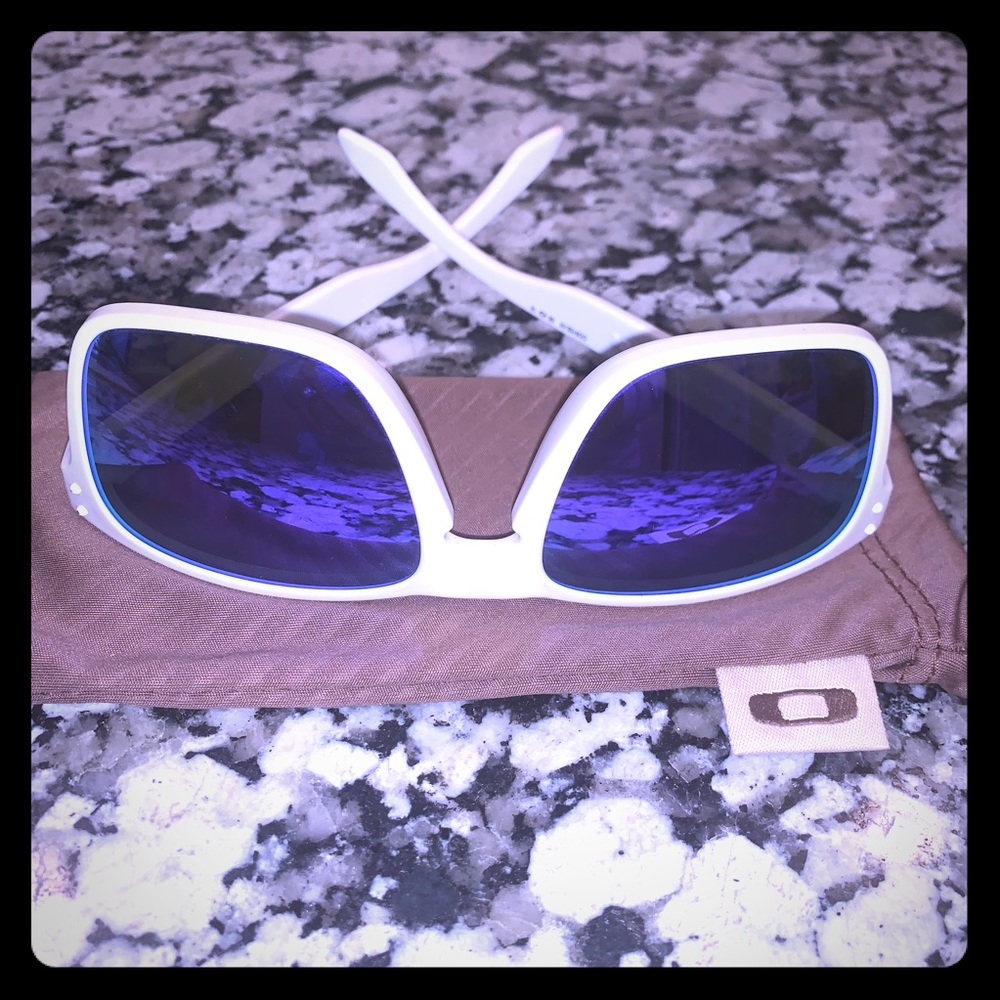 Oakley frogskins purple